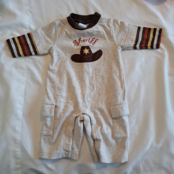 Gymboree boys 0-3 months Sheriff romper 2009 oatmeal color VGUC - Picture 1 of 3